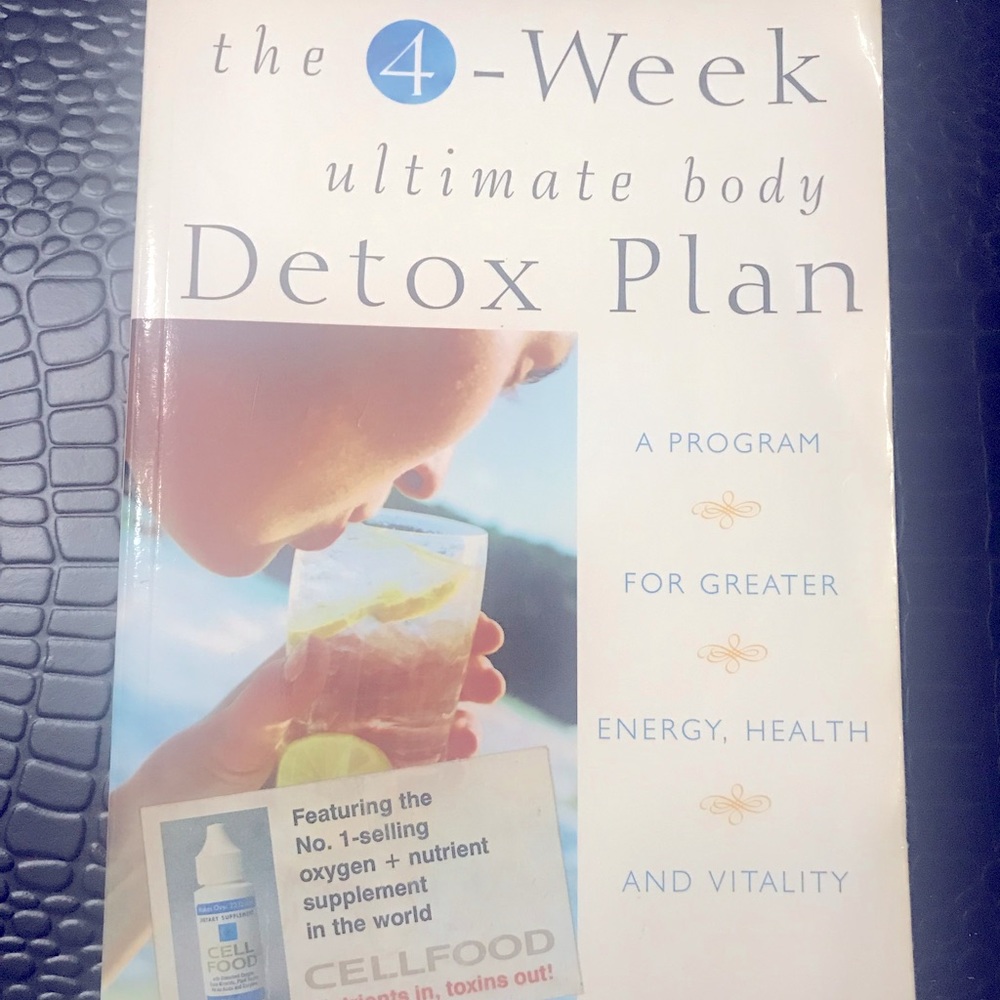 The 4-Week Ultimate Body Detox Plan Book by Michelle Schoffro Cook